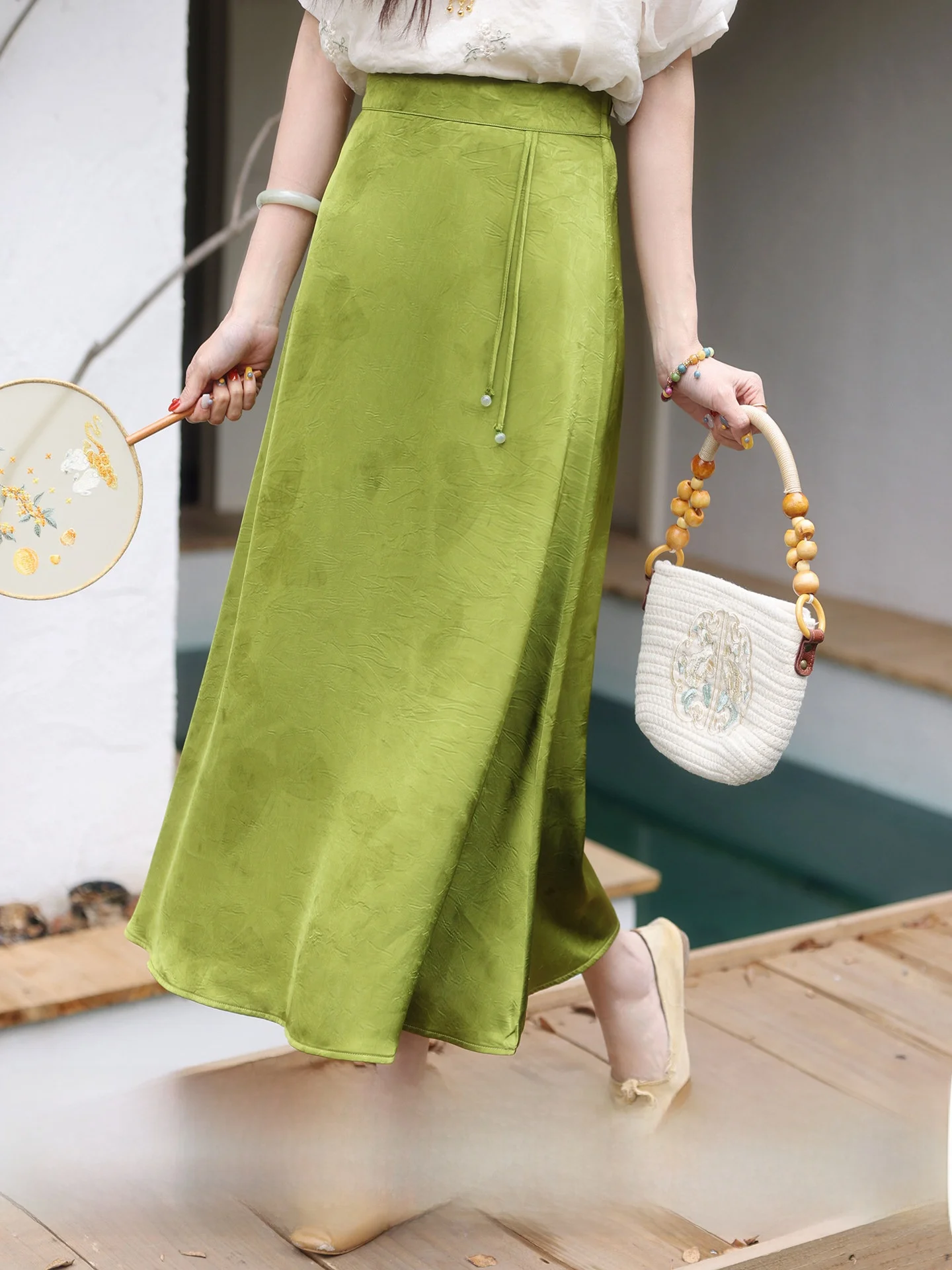 

Chend High Waist A-Line Midi Skirt Women's Elegant Slimming Gown Silk Fabric Vintage Style Spring Collection Fashionable