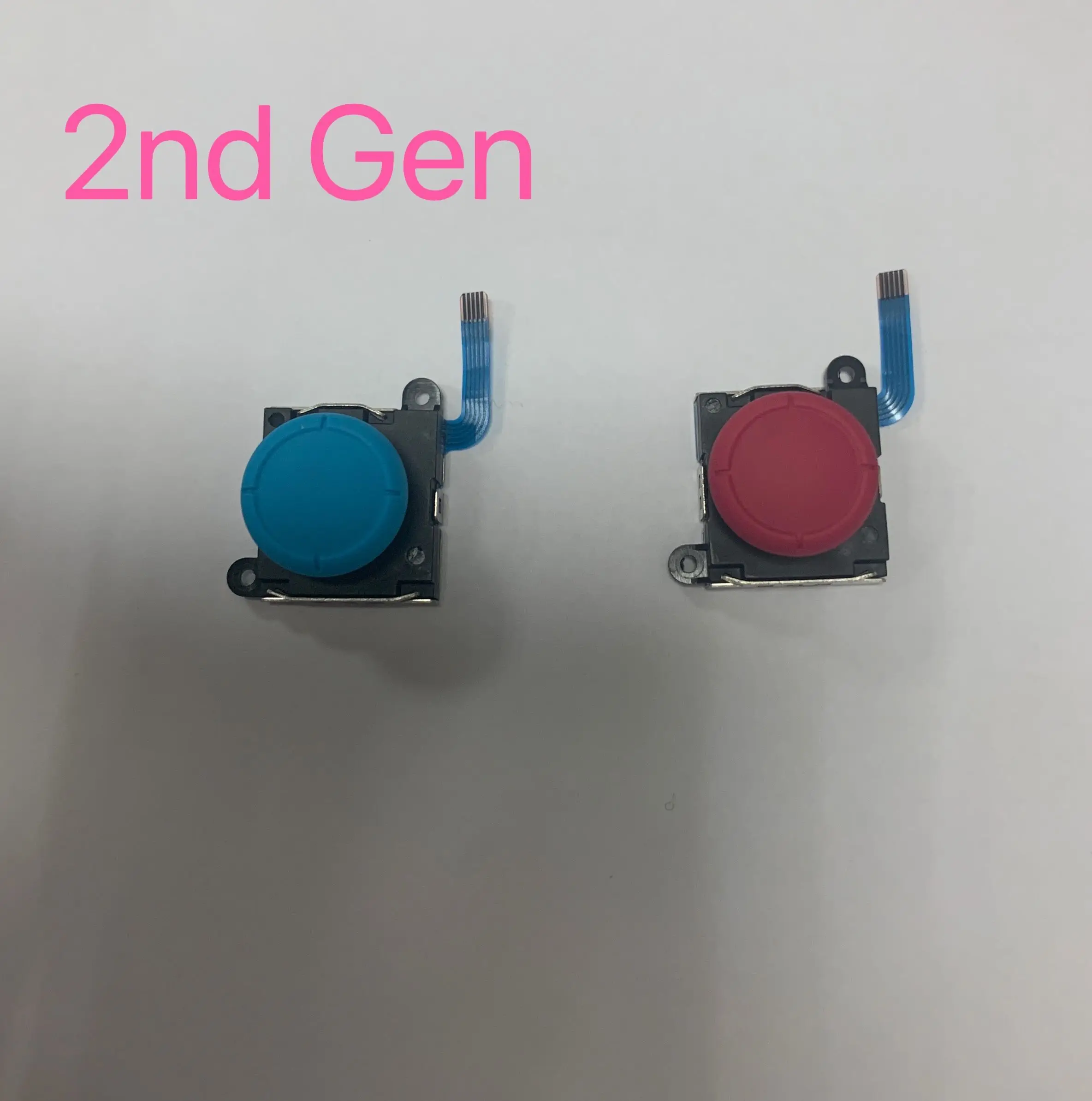 2nd GEN الأصلي جديد 1 زوج = 2 قطعة لنينتندو سويتش Ns لايت وحدة التحكم Joycon لوحة ألعاب تحكم ثلاثية الأبعاد عصا التحكم التناظرية الروك زر