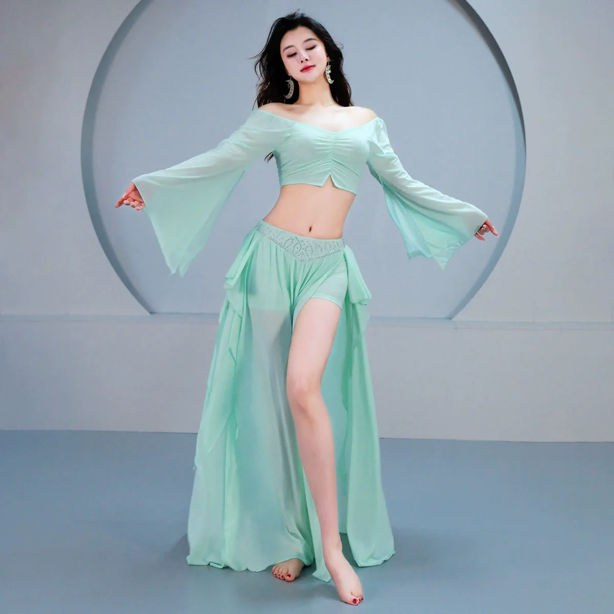 

Oriental Belly Dance Costumes Long Bell Sleeves Top Skirt Set Women Lesson Dance Wear Bellydance Outfit