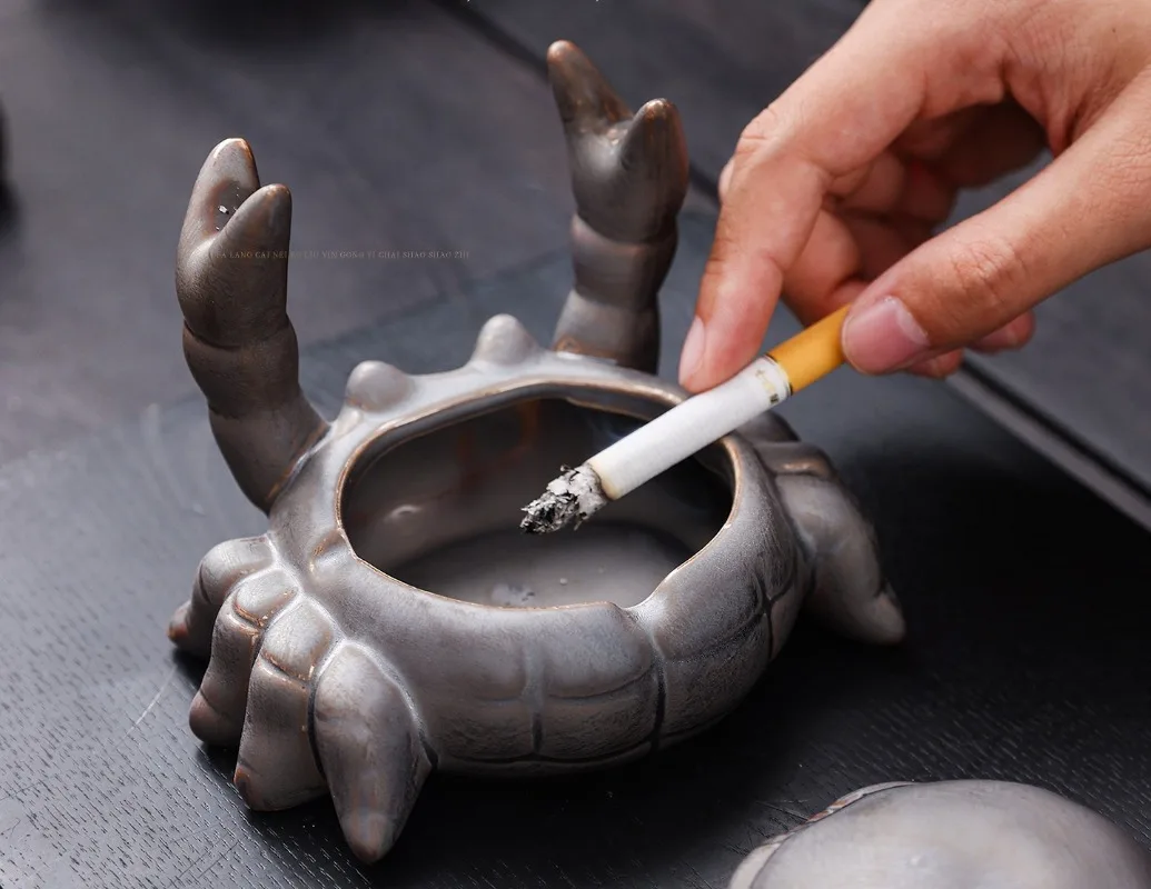 Creative Cute Crab Ashtray Living Room with Cover Anti Fly Ash Ceramic Cigar Ashtray Decoration Home Decoration Art Friends Gift