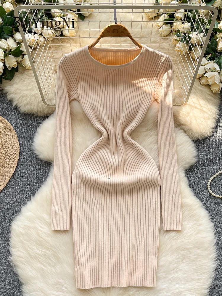 เดรสไหมพรมคอโอ แบรนด์ Beiyingni สำหรับผู้หญิง ทรงเข้ารูป แขนยาว สไตล์ลำลอง รุ่นมินิเดรส  คอลเลคชั่นฤดูใบไม้ร่วง-ฤดูหนาว ปี 2025  ชุดเดรสพื้นฐาน