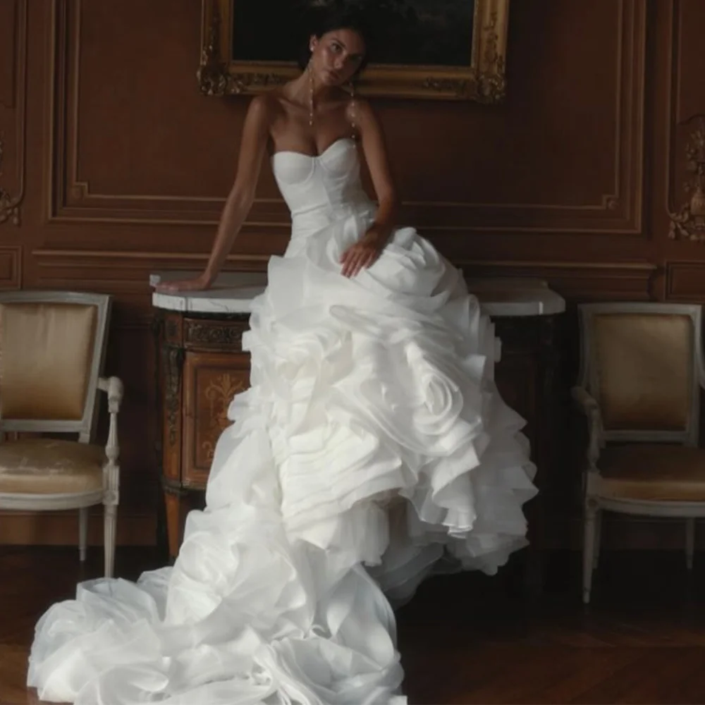 Einfaches Organza-Rüschen-Brautkleid, verträumt, individuell gestaltet, ärmellos, Brautkleid im Meerjungfrau-Stil, klassisches Jersey-Hochzeitskleid