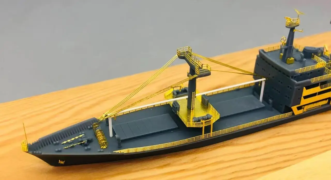 EVMODEL S111 1/700 Fu Zhou Shipping Company Cement Cargo Ship Ku T'ien Model Kit