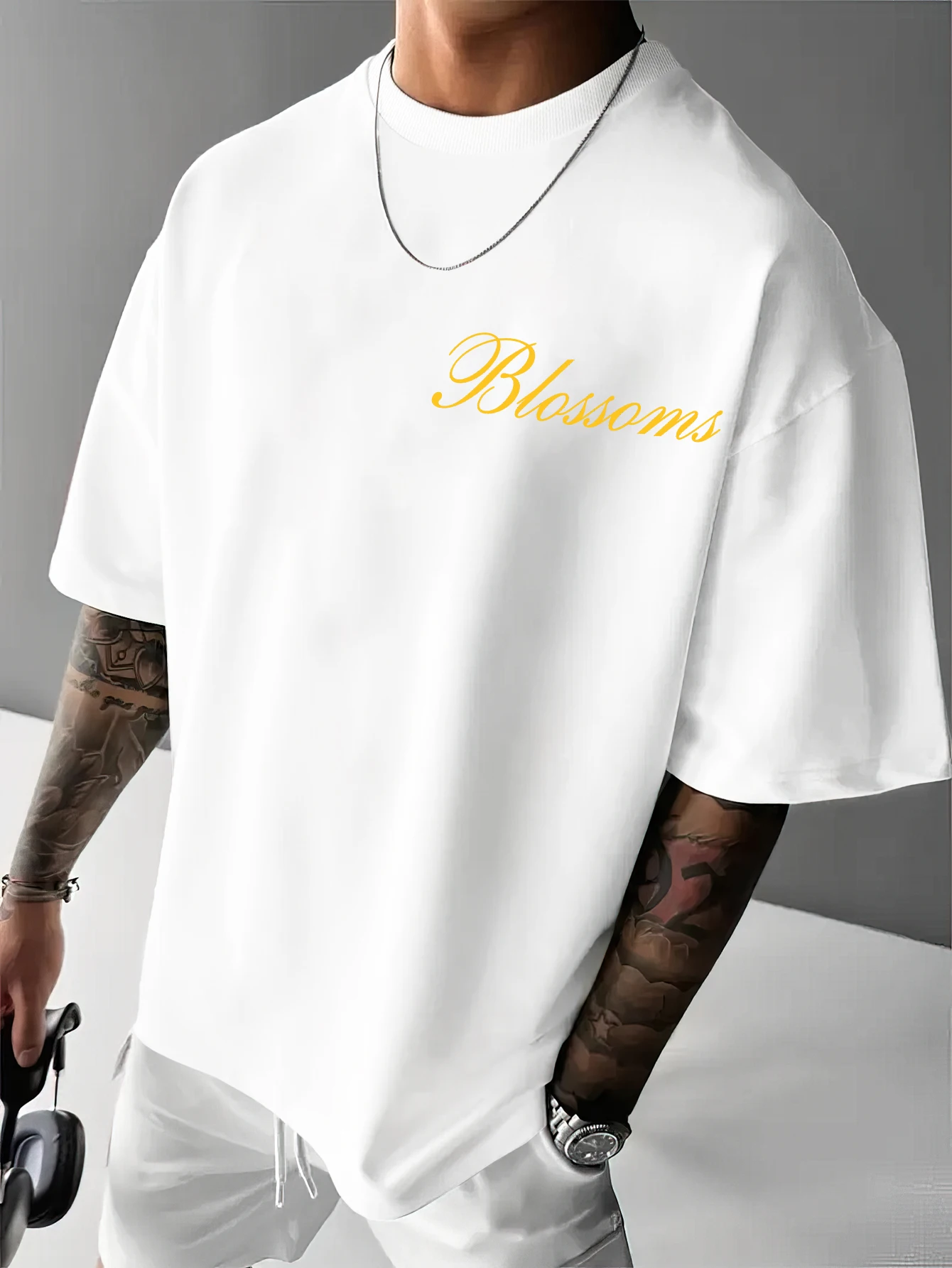 メンズオーバーサイズゴシックストリートウェアTシャツブランド - Streetwear Brand Red のレビューと価格