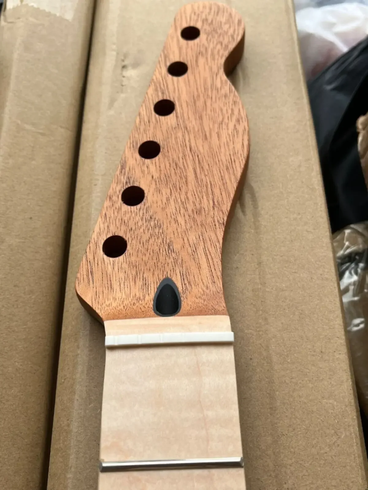 

Mahogany Style Electric Guitar Neck 25.5 " Canada Maple Fingerboard