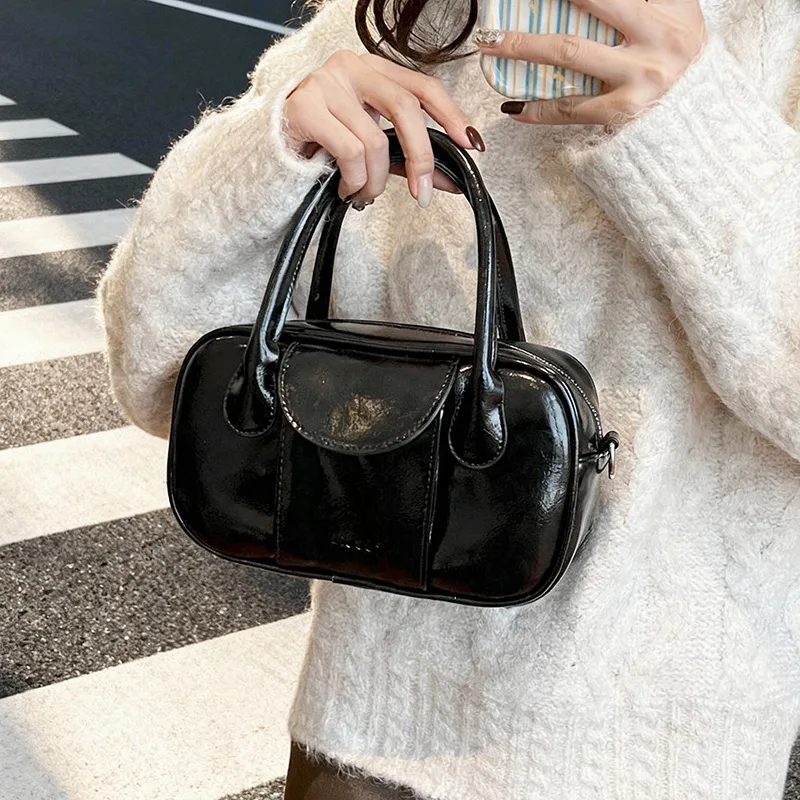 

2023 Новая нишевая дизайнерская сумка для женщин, многосторонняя сумка через плечо из натуральной кожи, винтажная шикарная маленькая сумка для свиданий