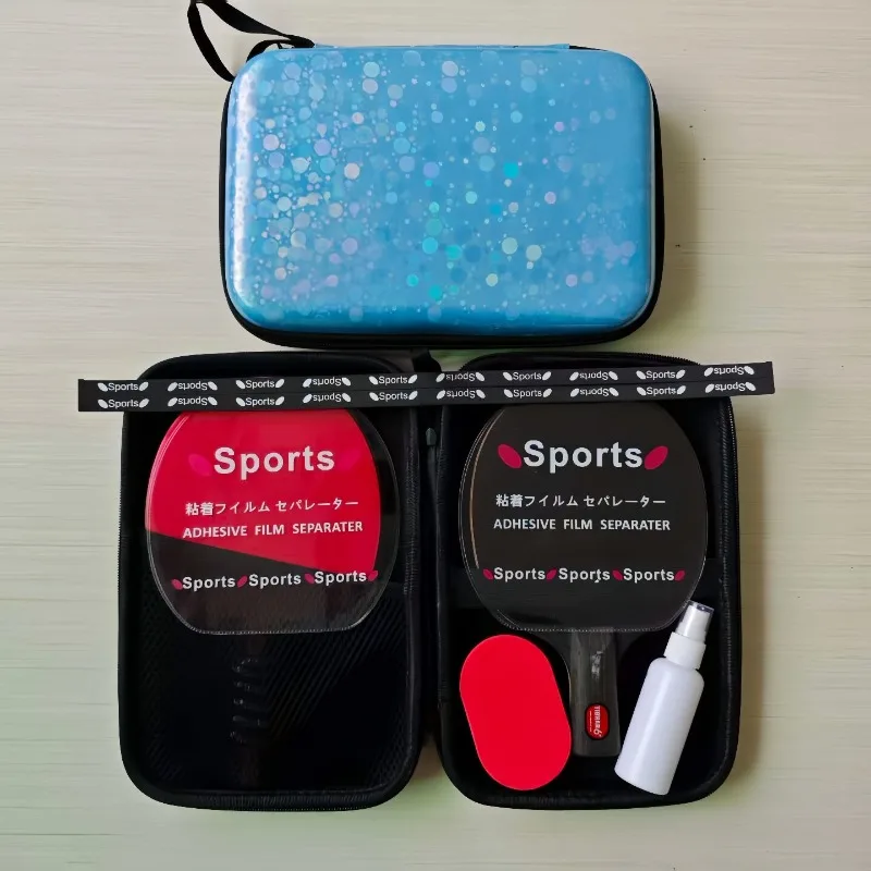 Square table tennis racket bag, can store rackets, balls, sponges, cleaners, and edge guards. Only the bag is for sale.
