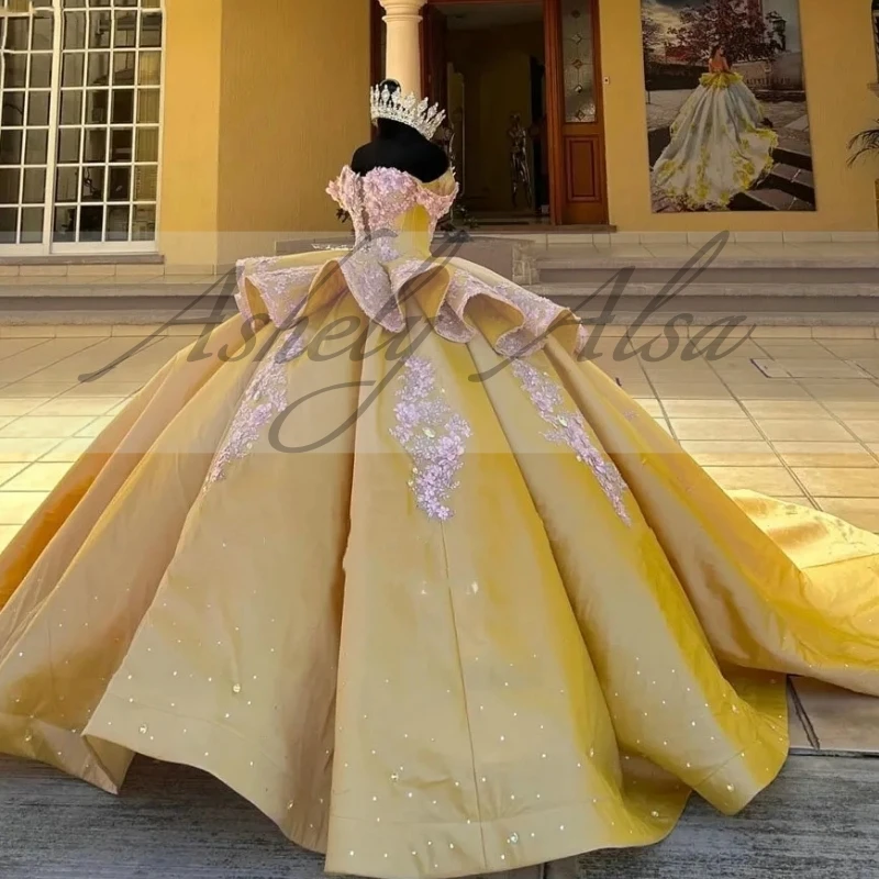 Gorgeous Gold Princess Quinceanera Dress Ball Gown Off Shoulder Flower Applique Sweep Train Prom Birthday Party Dress Dance Wear