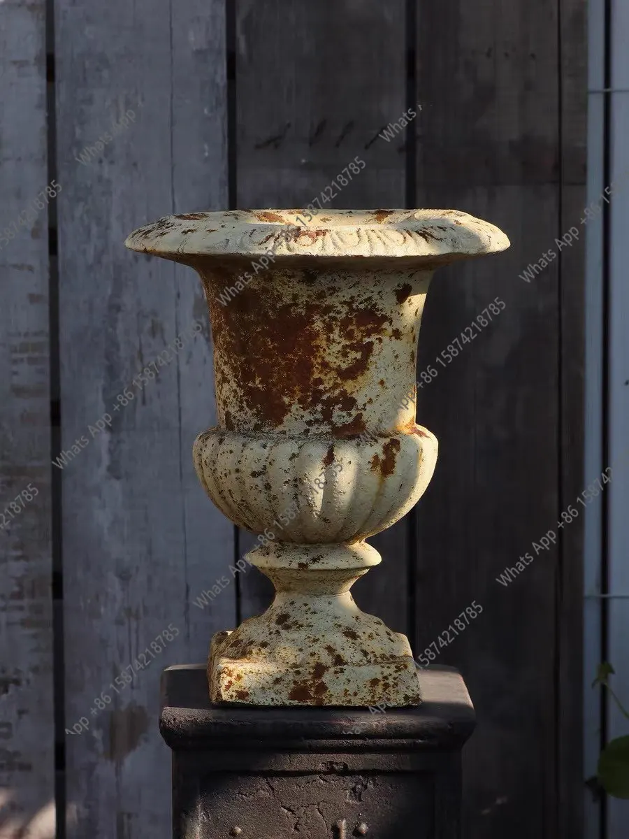 

Декоративное украшение для сада и балкона: Цветочный горшок в форме винного бокала, имитация римской колонны, цвет ржавчины, из чугуна.