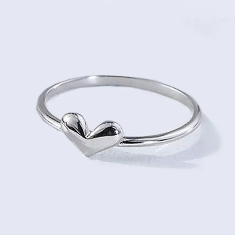 2026 Simple Fashion Heart Finger Ring Female Daily Wearable Jewelry Teen Girls Versatile Metallic Style Accessories for Women