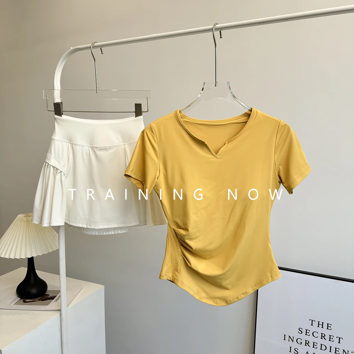 

Fashion tennis sportswear suit for women in summer with chest pad running training quick drying clothes Pilates fitness yoga