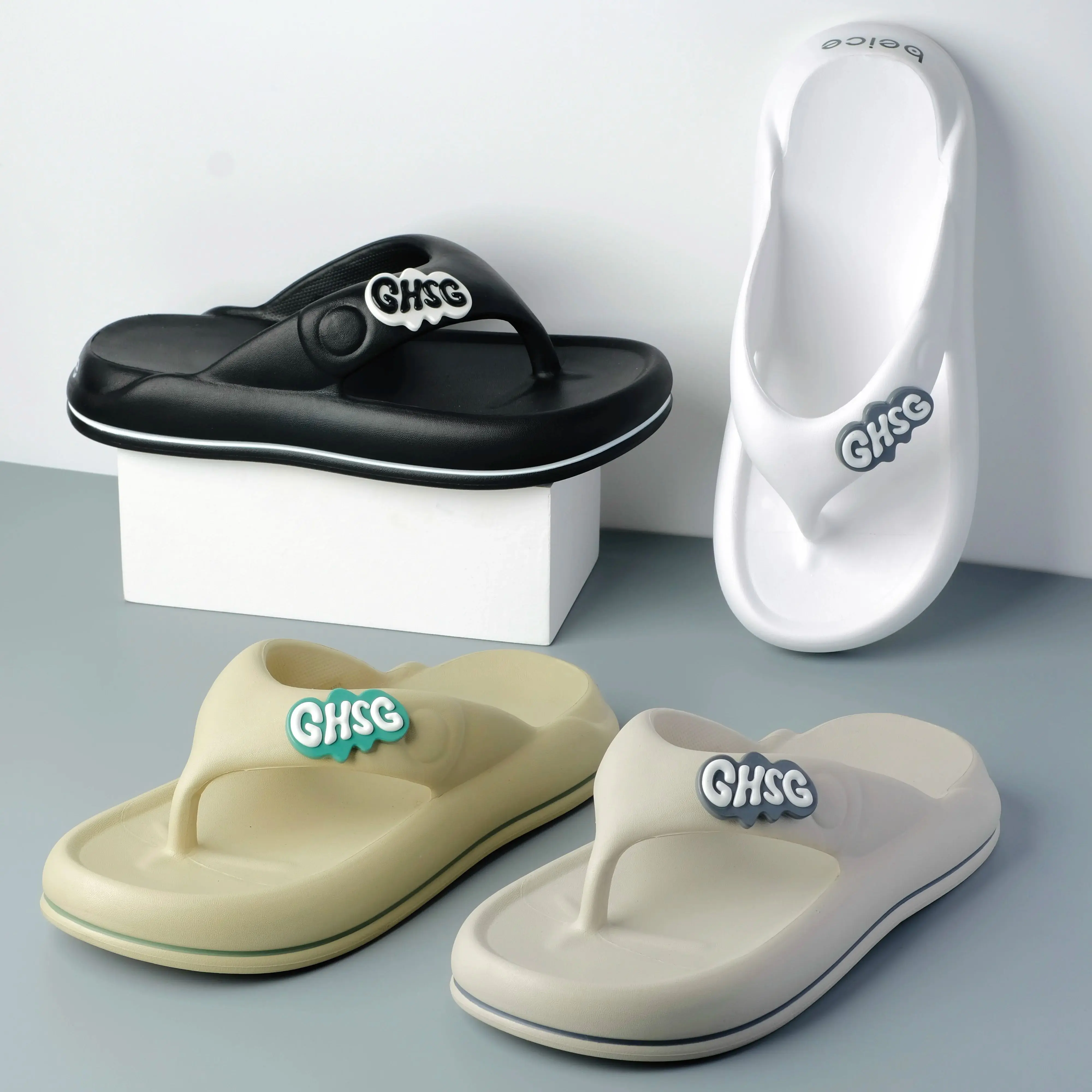 

Summer man's flip-flops beach thick-soled non-slip flip-flops slippers