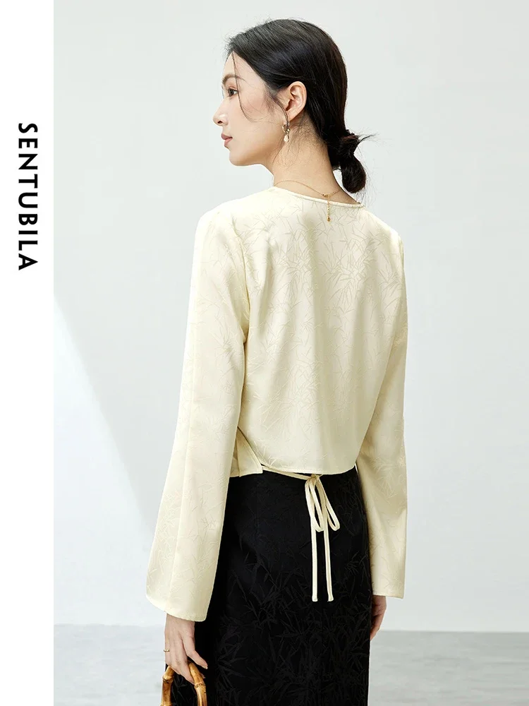 SENTUBILA ジャカード ライトアプリコット Vネックシャツ チャイナ風 2025 レースアップ 長袖 シフォンブラウス トップス レディース 141V52396