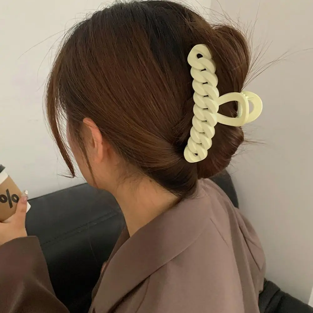 Women Hair Grip Twisted Elastic Spring Strong Claw Hair Decoration With Teeth Large Lightweight Hair Claw  Accessories 여성 머리핀