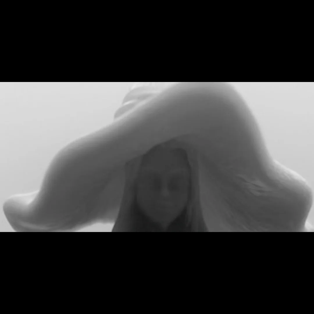 

1/24 Scale Resin Figure Assemble Model Kit girl with an oversized hat Nsfw Unassembled and Unpainted 3D printing DIY toy 550