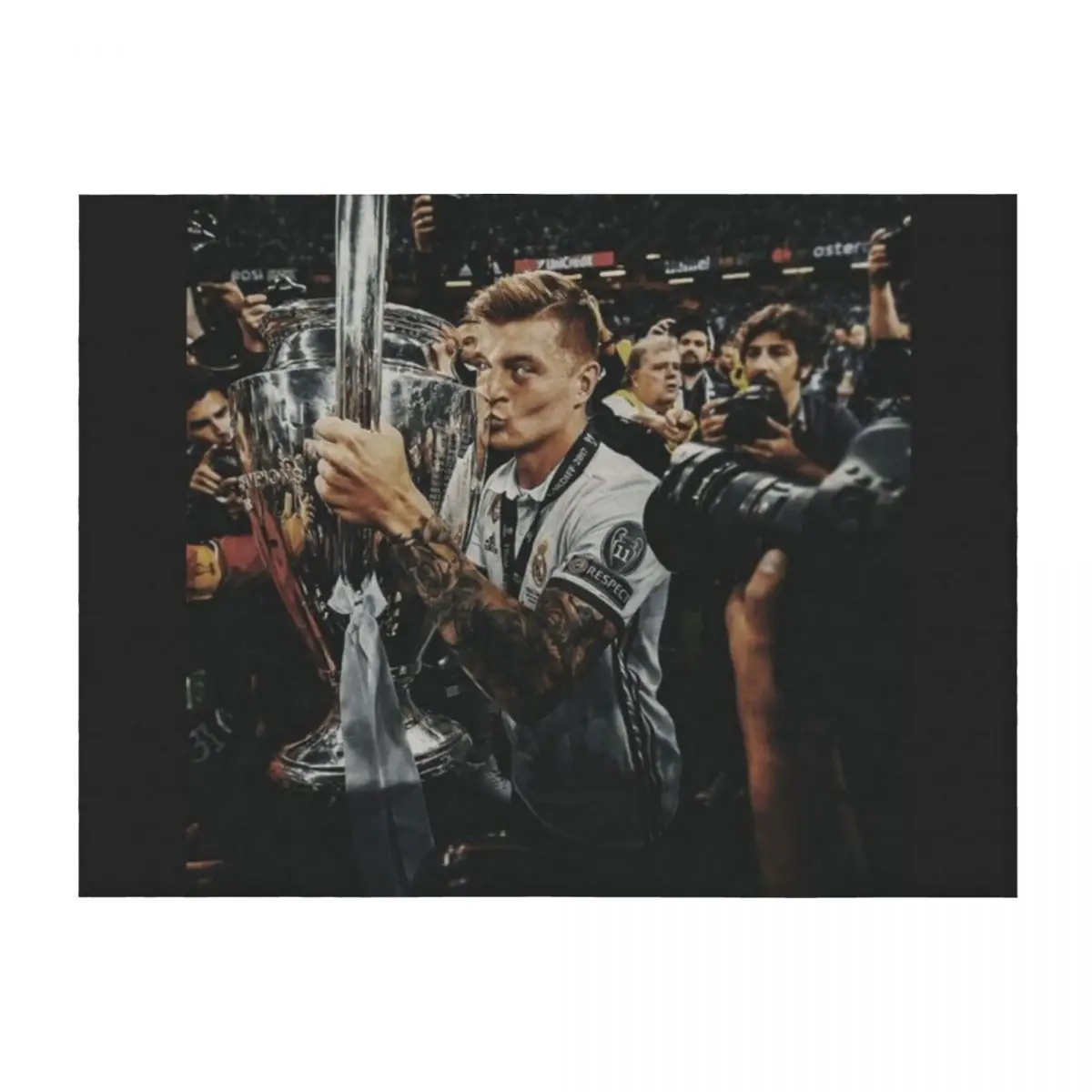 

toni kroos Throw Blanket warm for winter Warm Plaid Weighted Blankets