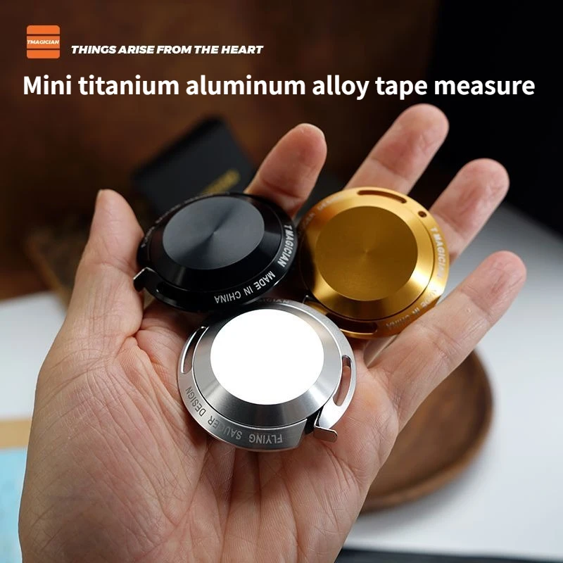 【セール中】チタンアルミニウム合金テープメジャー DIY 手動測定ツール キーリング付きプルルーラー キーホルダー ポータブル測定用伸縮式定規