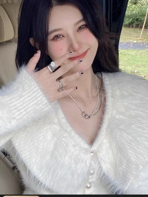 

Sweet V-Ne ort Knitted Cardigan Women's Autumn Winter Soft Wind Mink Fur Coat Floral Warm Inner Wear Casual Sle