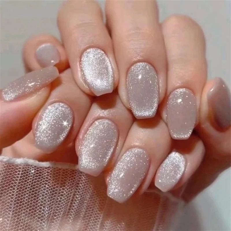 Polvere glitter fiore rosa dolce Unghie finte quadrate rotonde corte Arte Mandorla Unghie finte Occhio di gatto Stampa a punta lunga sulle unghie Charms