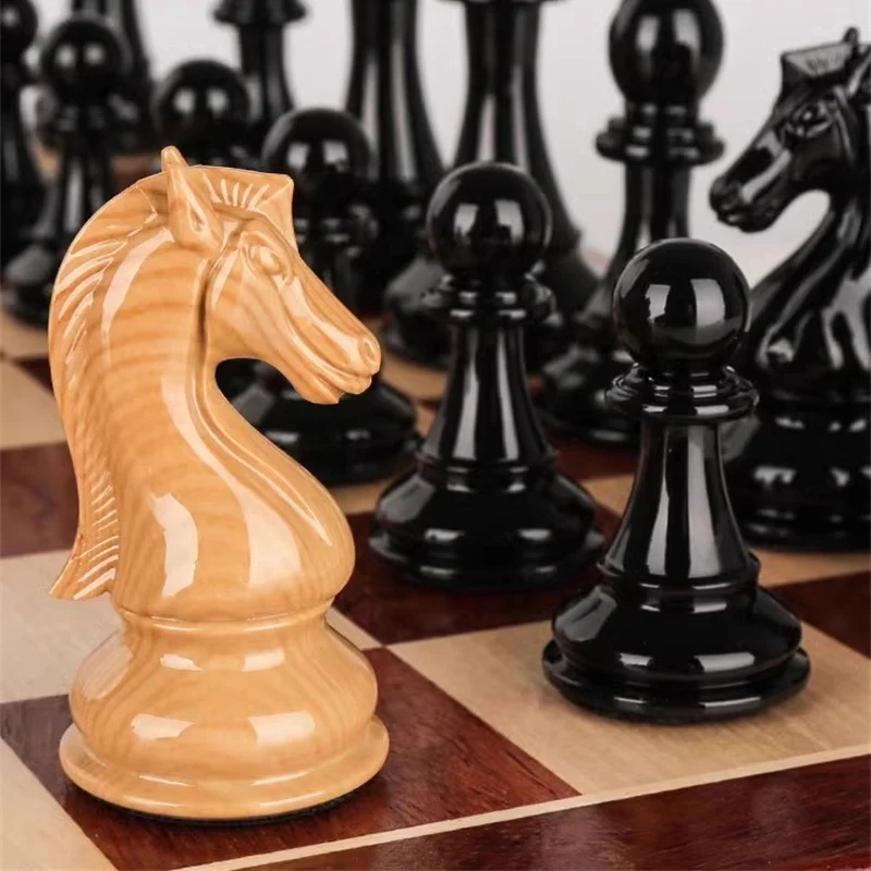 

Luxury Chess Set Metal Weighted Plating Process Plastic 32 PCS Chess Pieces Big Chess Game Family Tble Board Game Pendant Gift