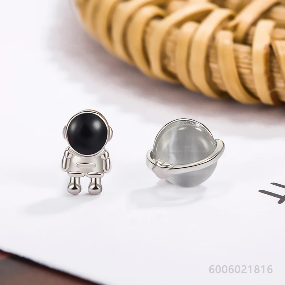 925 Sterling Silver Astronauts Moon Stud Earrings For Women Wedding Engagement Accessories Fashion Party Jewelry Bride Pretty