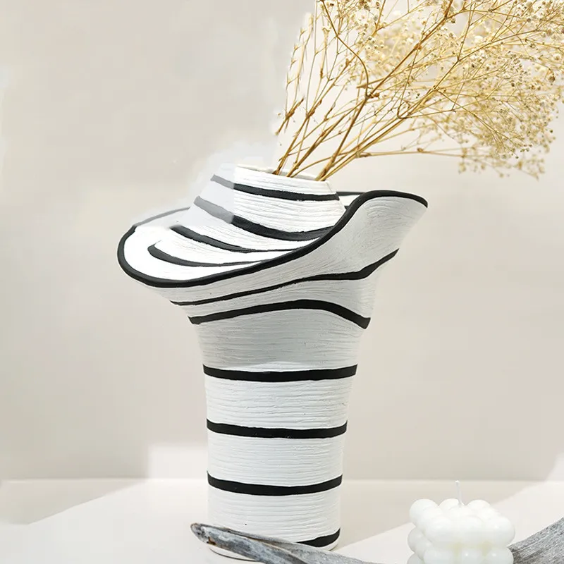 Striped Ceramic Vase Straw Hat Shape Wavy Floral Arrangement Home Decoration Accessories Vases Pots