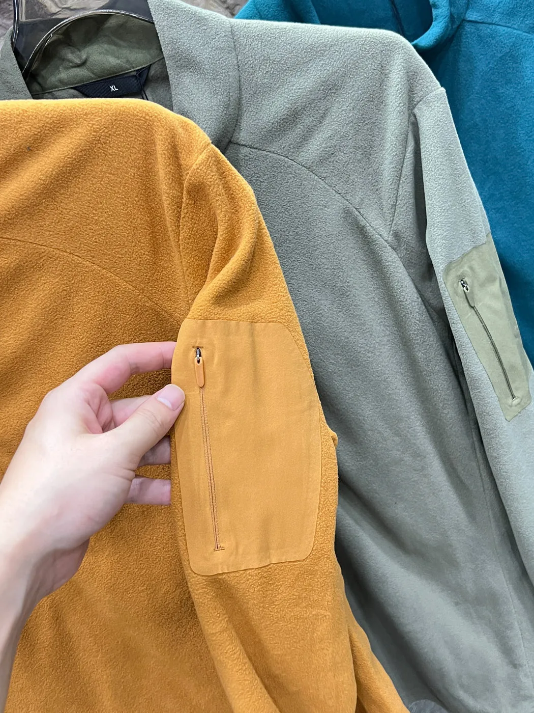 Functionality Meets Style: 3D Tailored Fleece Lined Half Zip Quick Dry Base Shirt for Men Breathable Long Sleeve Casual Top
