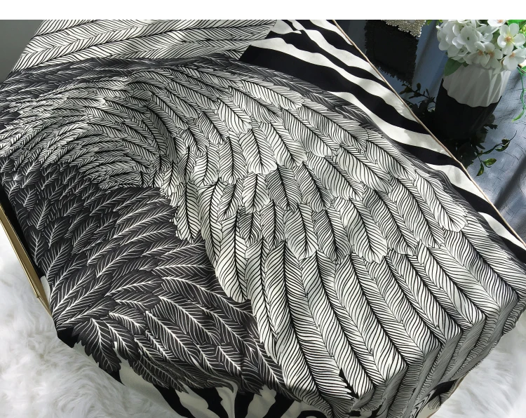 Zebra Horse Soft Silk Wool Scarf Brand Designer Large Silk Shawls and Wraps 135CMX135CM Herm Hand Roller Edges Stole Ponch Hijab