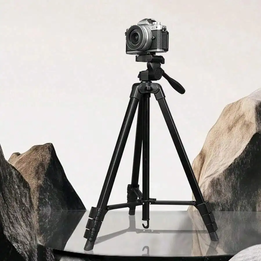 

70-inch heavy-duty tripod with strong load capacity and stable support. 360° rotatable head, compatible with phones and cameras. Perfect for live streaming, vlogging, landscape and portrait shooting