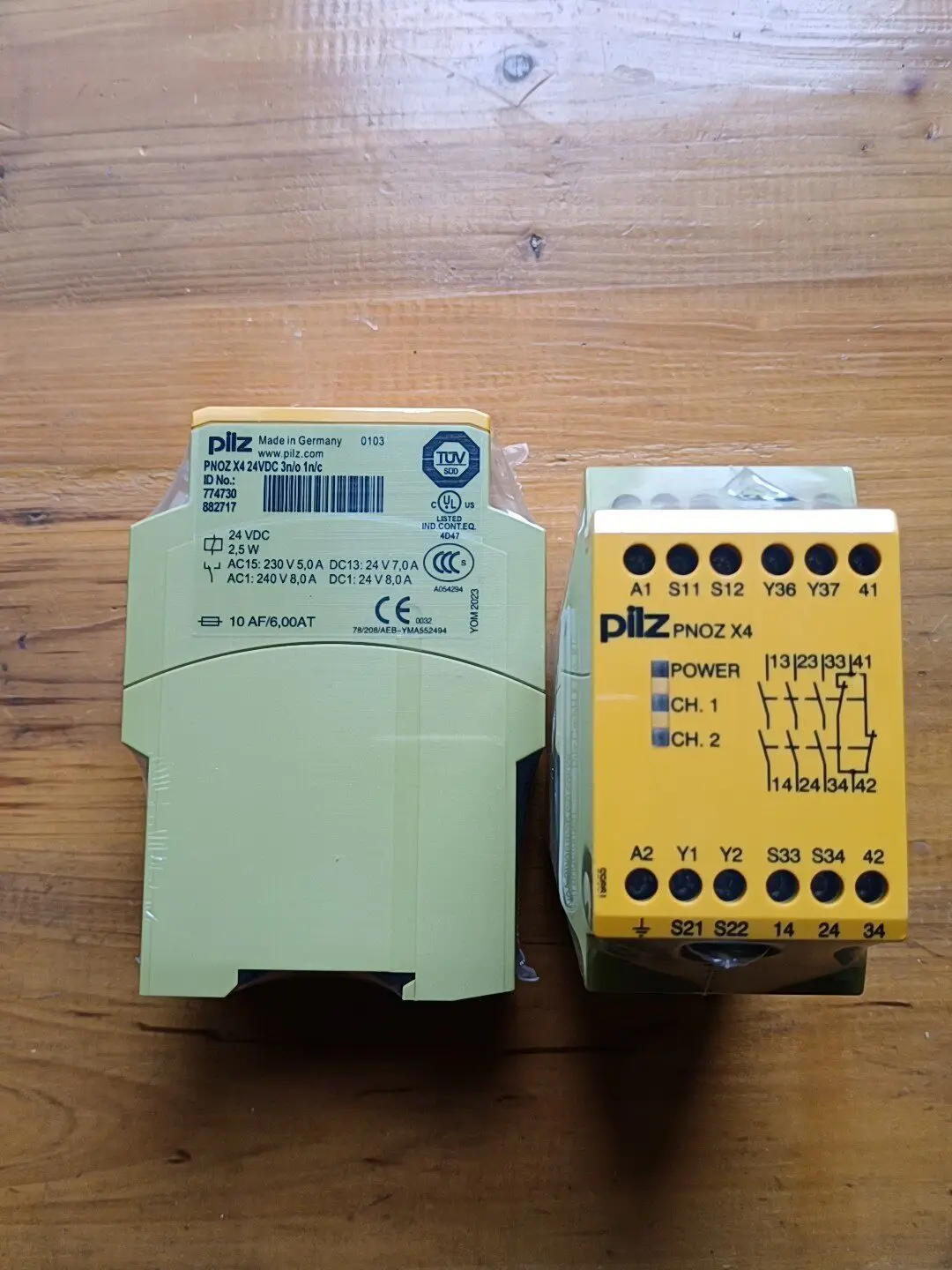 Pilz safety relay PILZX4/774730 new in Stock