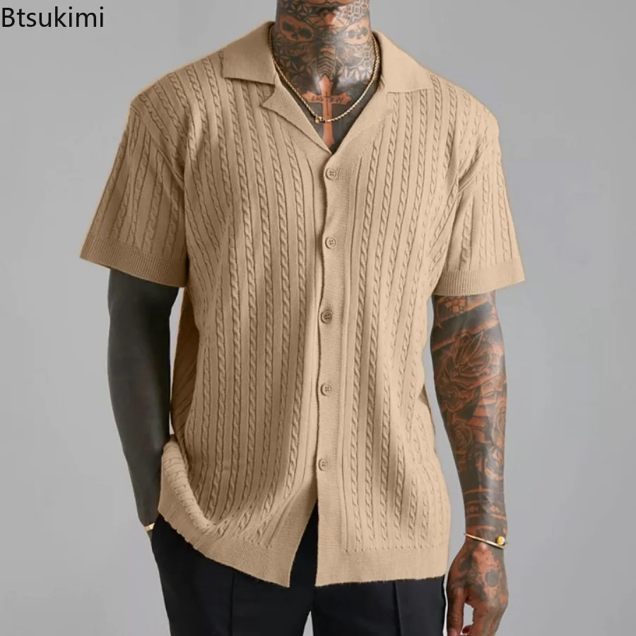 2025 แฟชั่น Twist Jacquard ถักเสื้อสําหรับชายฤดูร้อนแขนสั้นเสื้อสเวตเตอร์ถักผู้ชายสีทึบเสื้อลําลอง