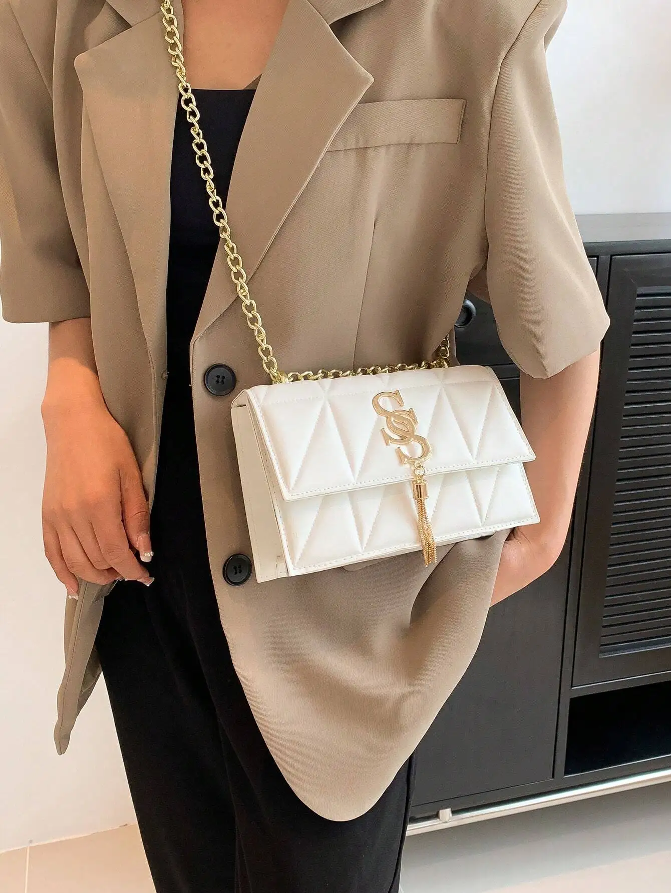 Tassel Decor Flap Chain Square Bag White Minimalist Padded Satchel Handbag Round Pattern Quilted Shoulder Bag All-Match Bag for