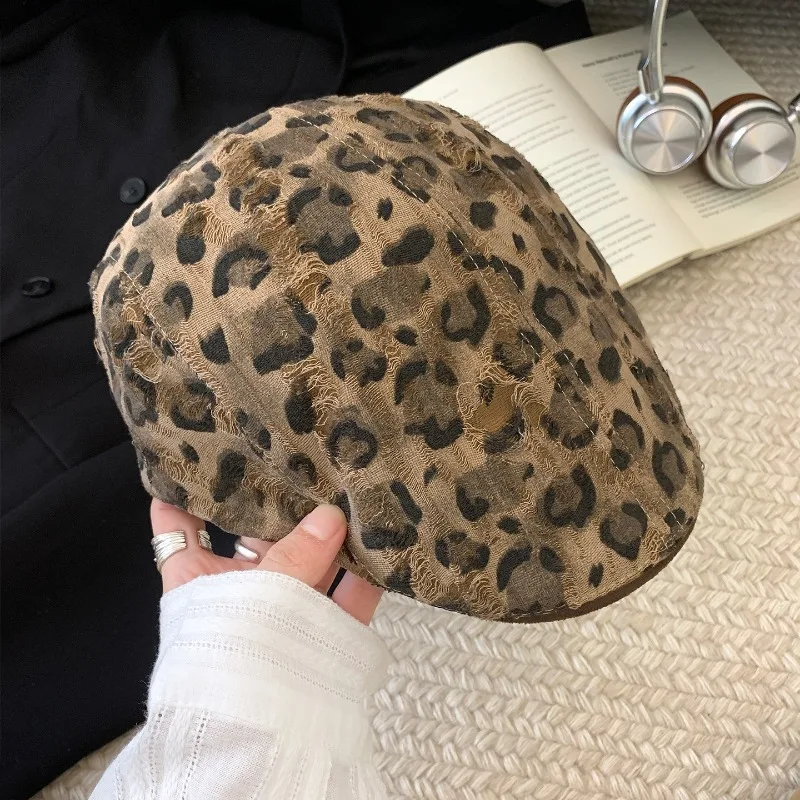 Amerikanische Retro-Leopardenmuster-Mütze für Männer und Frauen, Herbst Y2k Trendige Kurzbrim-Flat-Top-Malermütze – Detail 4