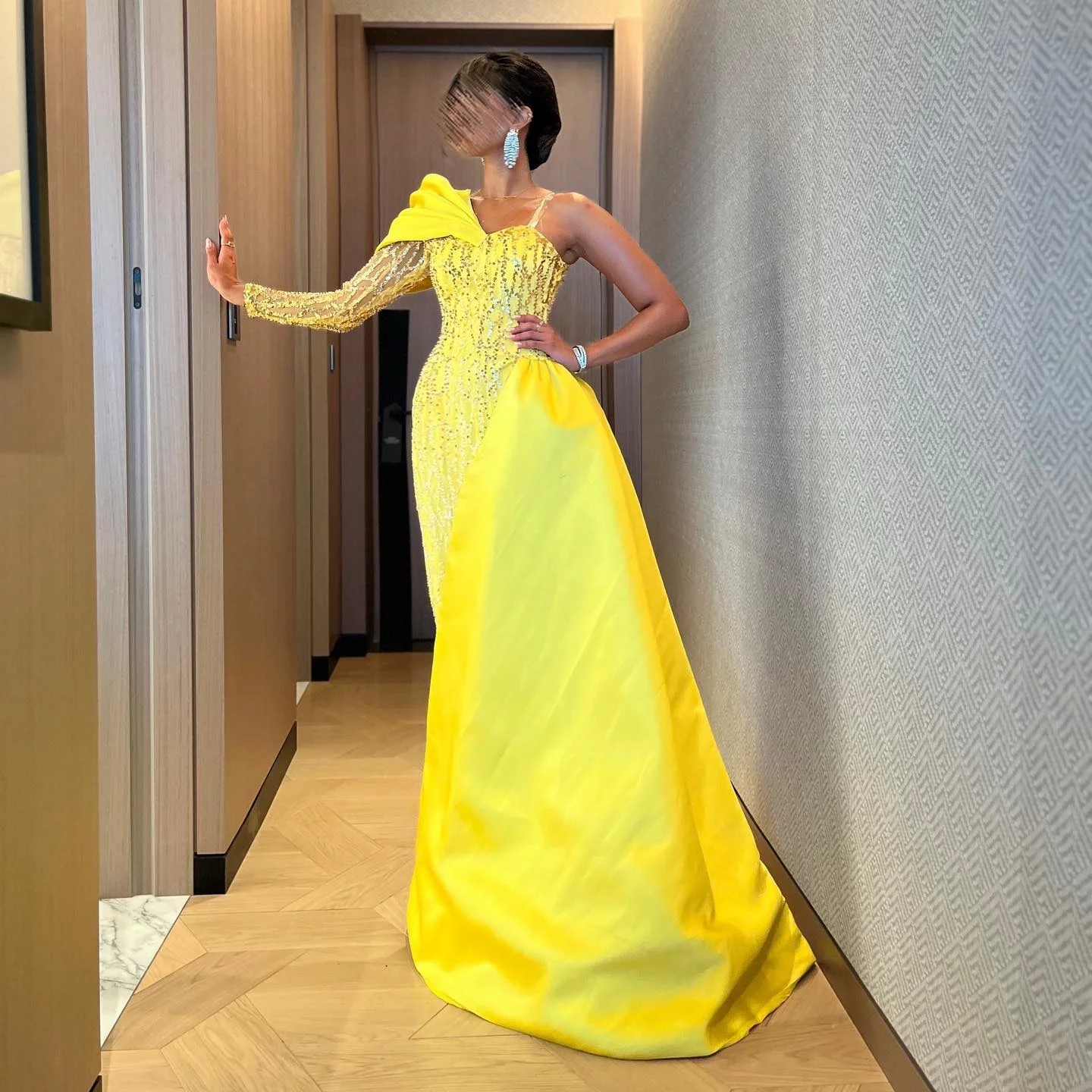 

Sparkly Lace One Shoulder Sheath Prom Dress Sheer Long Sleeve Satin Sweep Train Evening Gowns Women Formal Occasion Party Dress