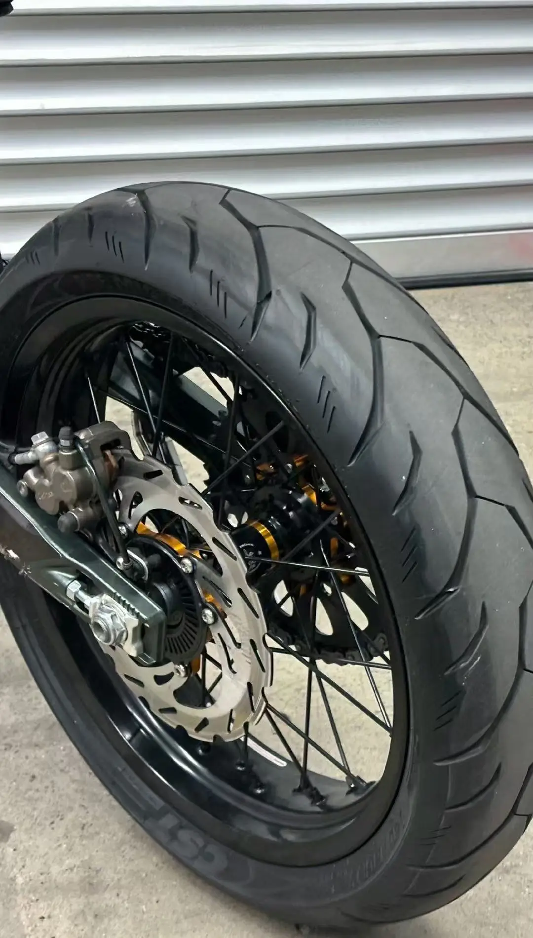 

Surron Ultra Bee 17 Inch Supermoto Rims Street Conversion Wheel Assembly Front & Rear 17x2.5/17x3.5 Road Tire Condition New