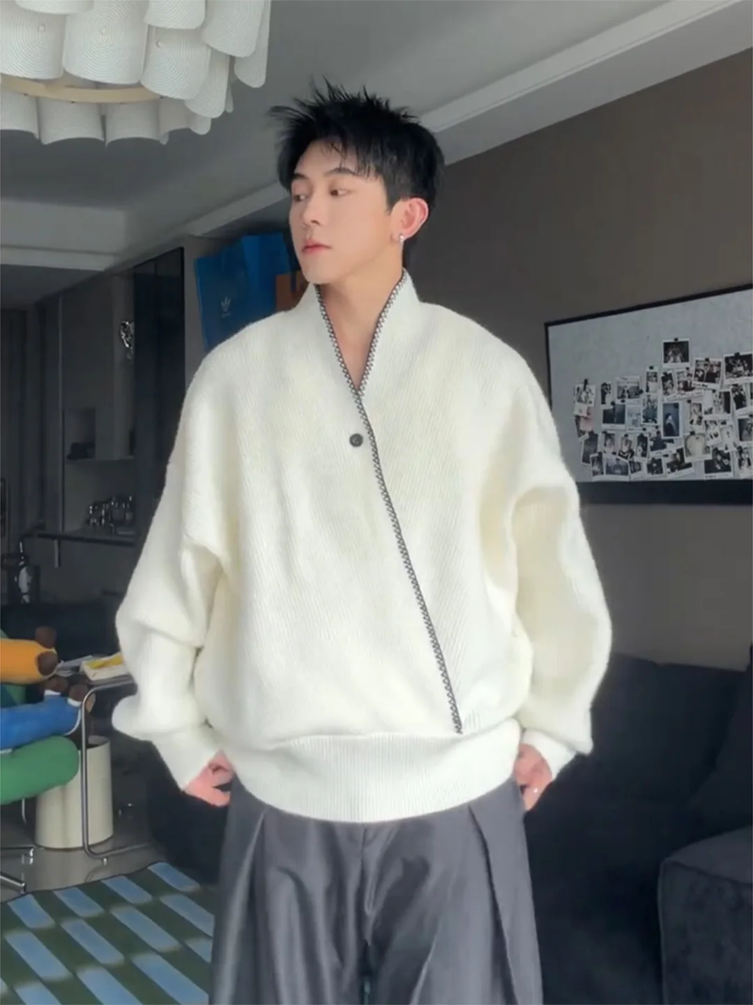 

White Lazy Sle V-Ne Knitwear Men's Base Layer Soft Cozy Autumn College Sle Design Sensation Loose Fit Knitted Sweater