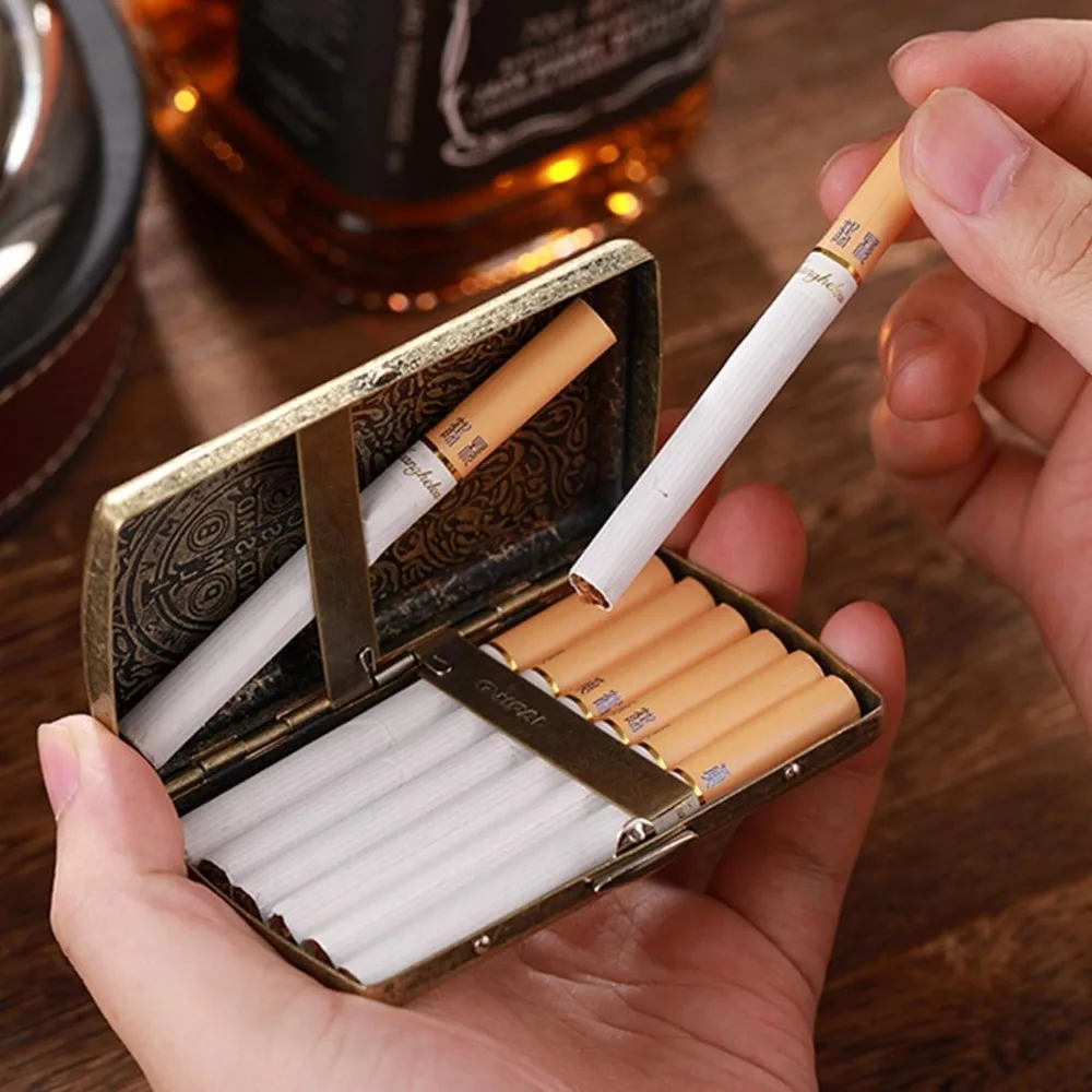 Metal Cigarette Box, Retro Craft Cigarette Box, Lightweight and Portable Gift Cigarette Accessories for Men and Women