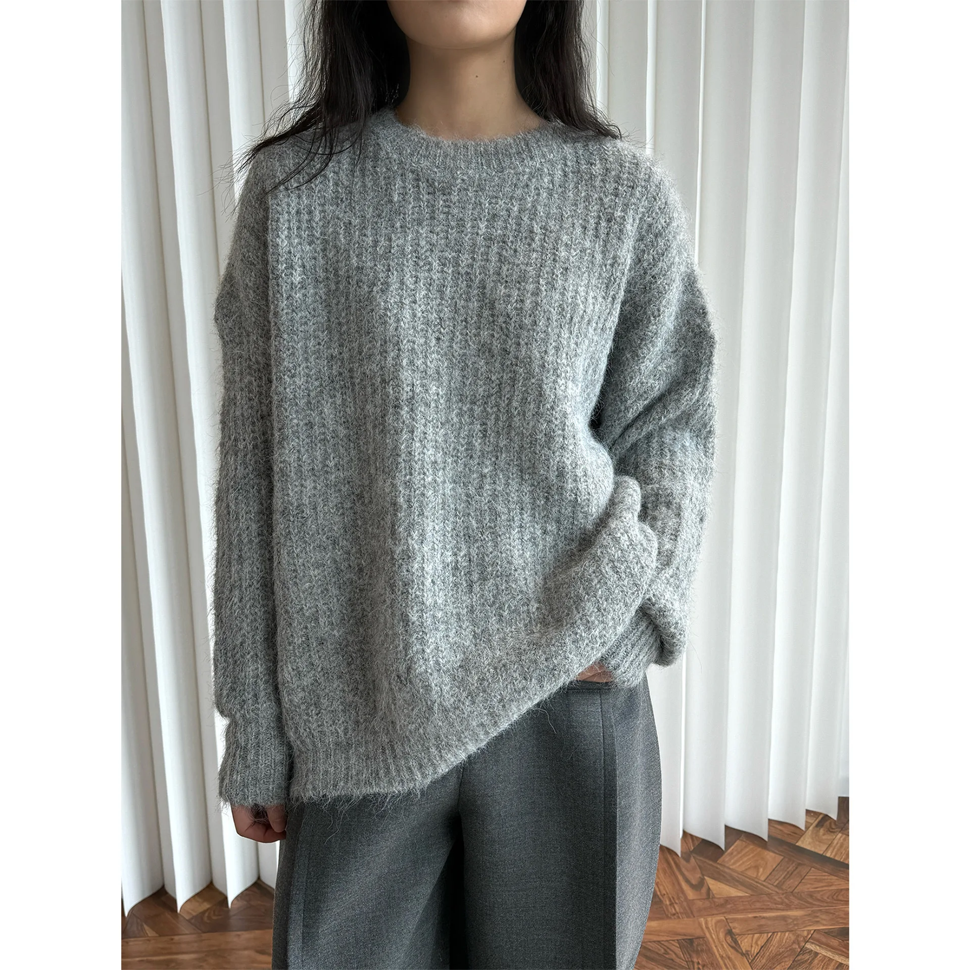 2025 Spring Soft Knitted O-Neck Sweater Soft Material Sweater Tops Women Pullovers Fashion Pull Femme