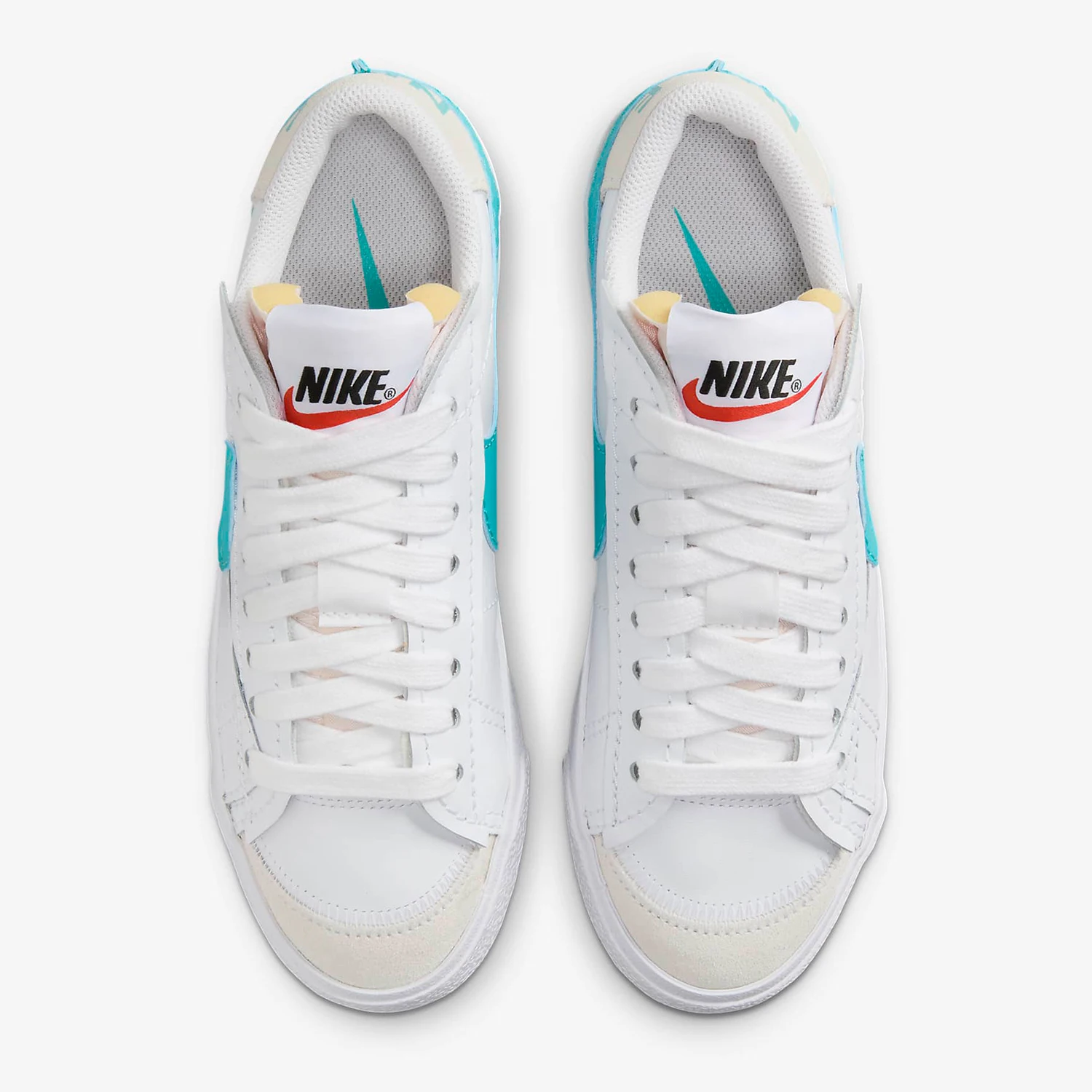 حذاء رياضي كاجوال نسائي من Nike Official Genuine Blazer Low '77 Jumbo DQ1470-107