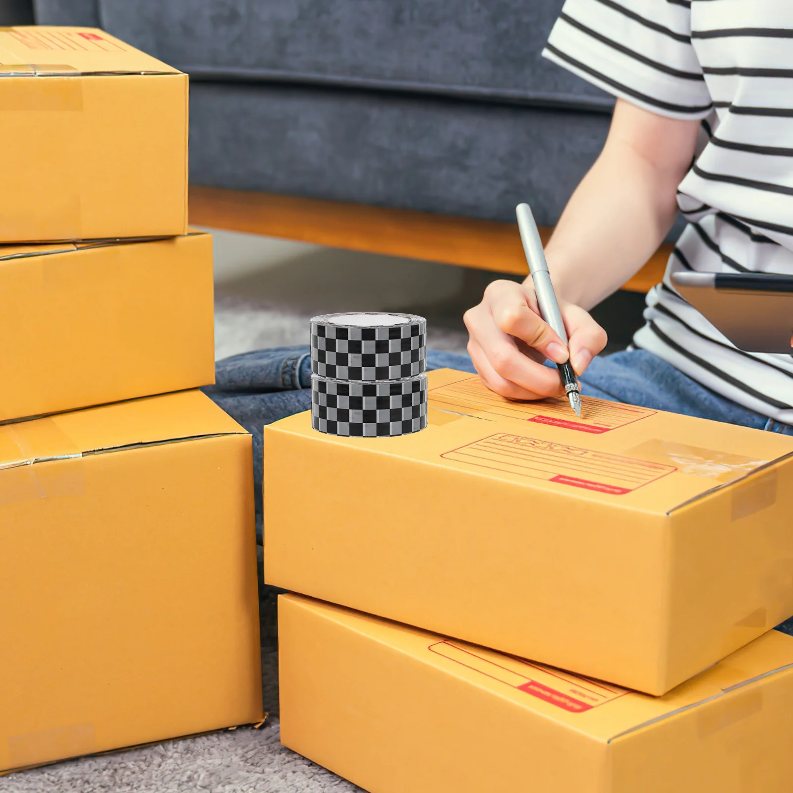 1 لفة شريط تعبئة بنمط شبكة أسود وأبيض سهل التقشير شريط عزل عملي لاستخدام تغليف توصيل الشحن #1