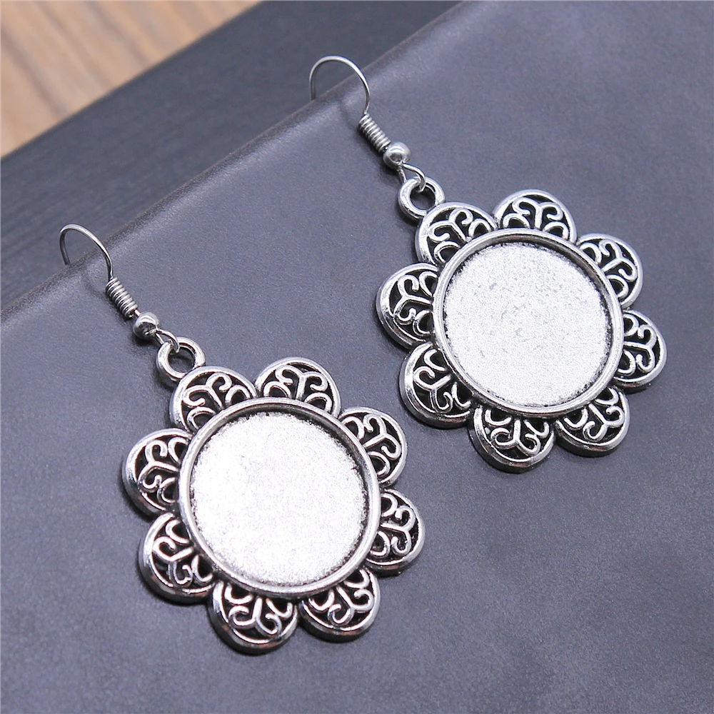 Vintage 2 Colors 20mm Round Flower Style Cameo Cabochon Pendant Base Setting Dangle Earrings Fit Women Party Gift