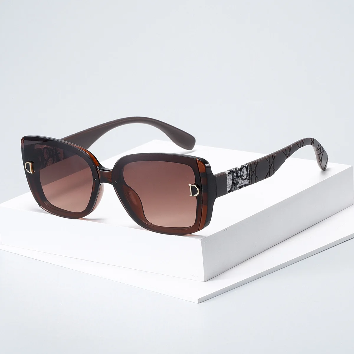 

Солнцезащитные очки унисекс, стильные современные дизайнерские солнечные очки в стиле ретро, с буквой D, Модные прямоугольные, в стиле ретро