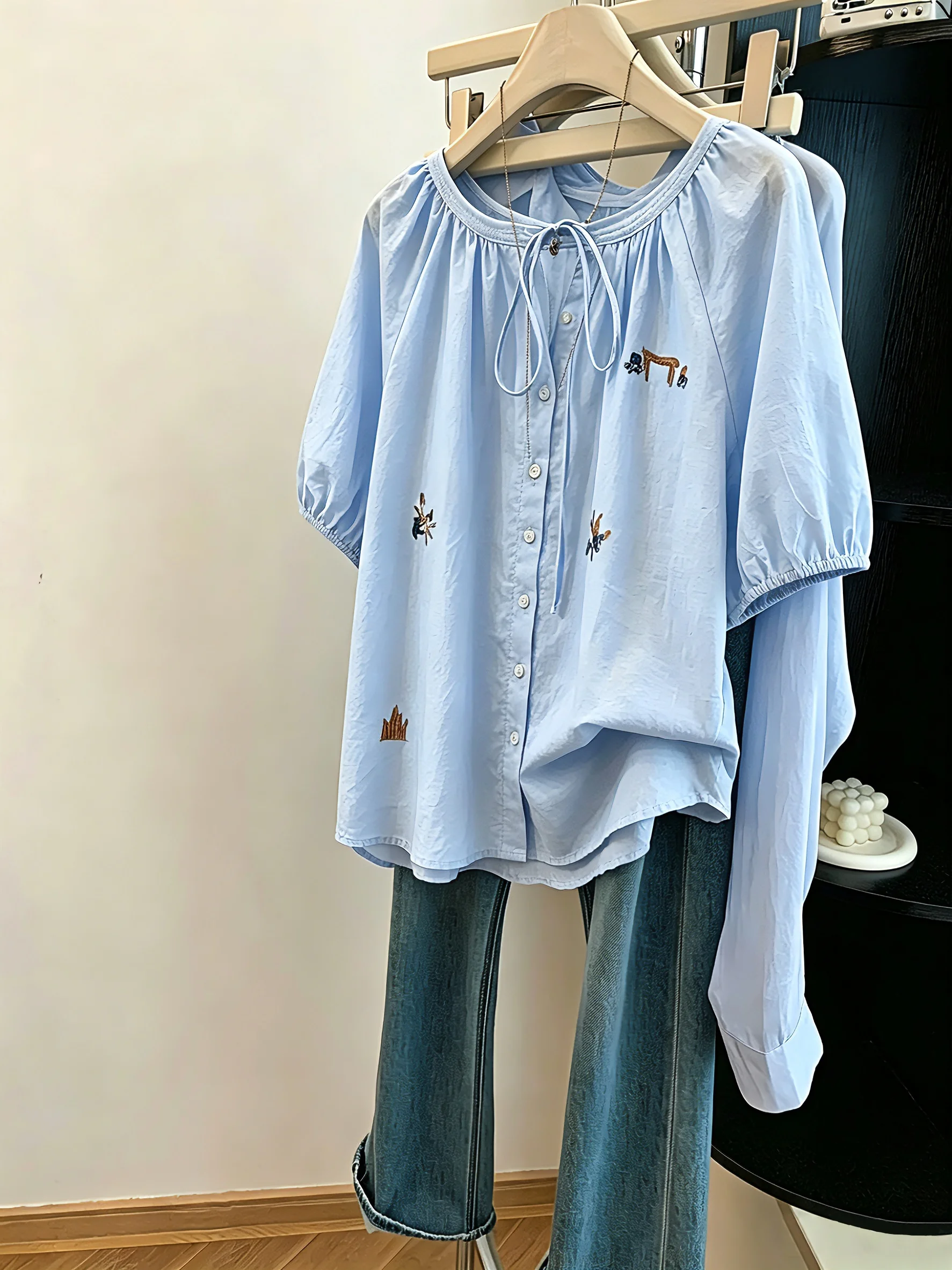 

Blue Cartoon Print round Neck Shirt with Tie Loose Fit Short Sleeve Casual Style for Men And Women Summer Comfortable Top