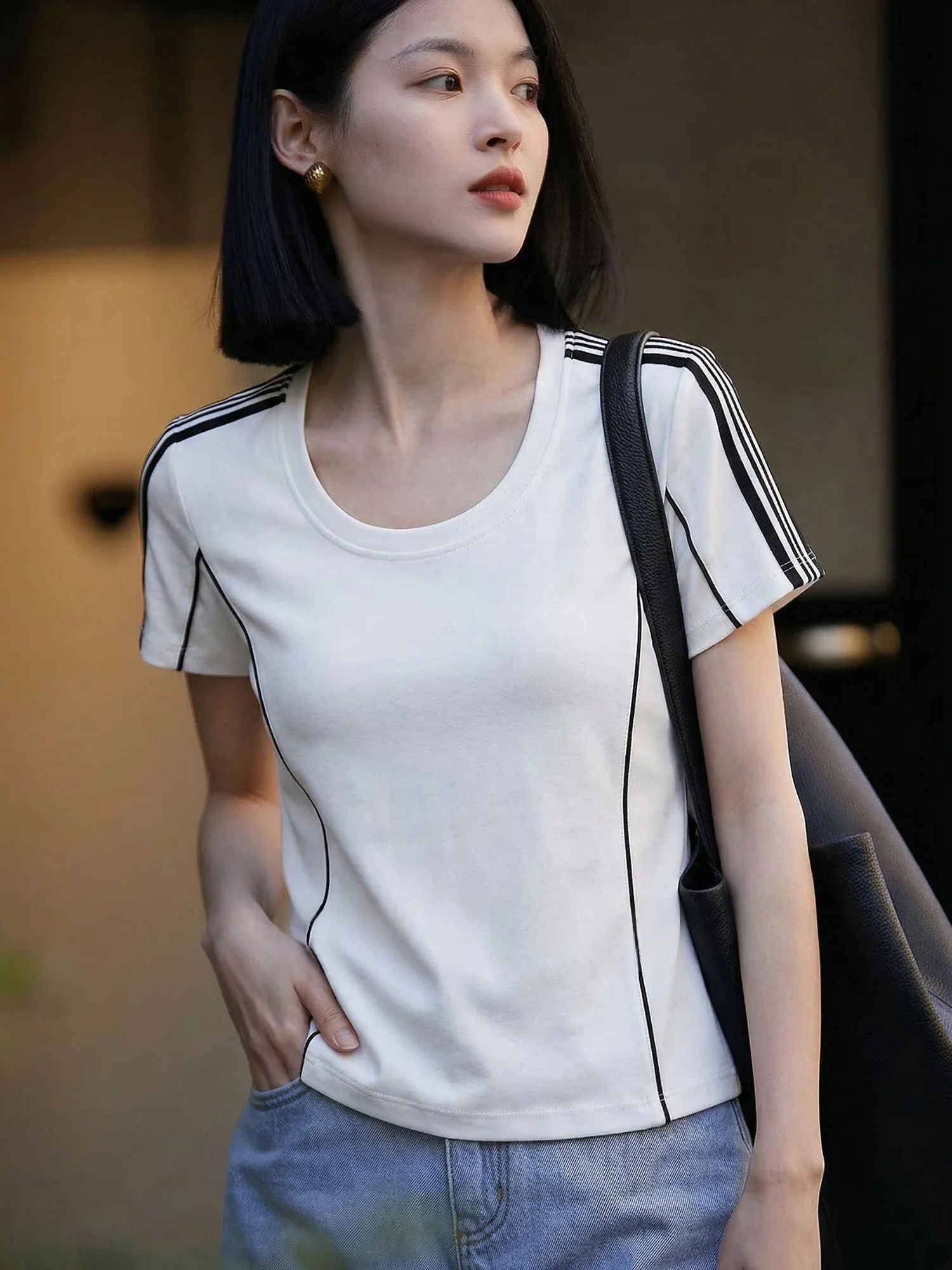

Chivirin Women's White round Neck T-Shirt Summer Slim Fit Casual Loose Top Fashionable Commuter Style Short Sleeve Tee