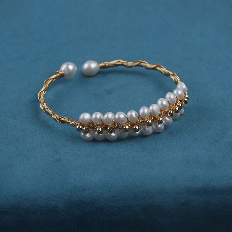 

Freshwater Bracelet, Gold-Plated, Adjustable, Versatile, Real Pearl, Elastic, Multi-Layered