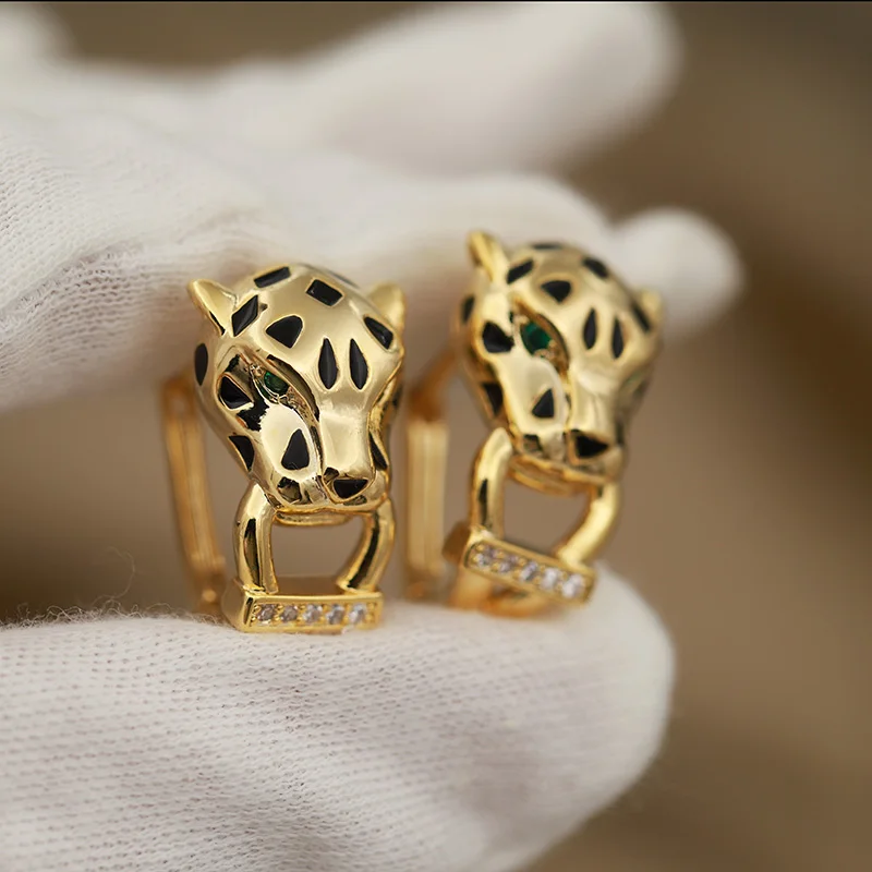 New Sight Design Luxury Black Leoaprd Stud Earrings for Women Fashion Brand Brand Crystal Animal Jewelry Earrings Gift