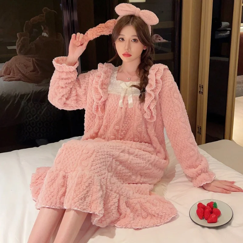 5XL Large SIze Winter Flannel Nightgown Women\'s  Plush Pajamas Sweet Princess Style Long-sleeved Midi Home Sleep Dress Outwear