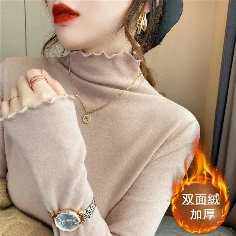 Thumbnail 2 - #21 Trending Womens Plus Size Tops Right Now