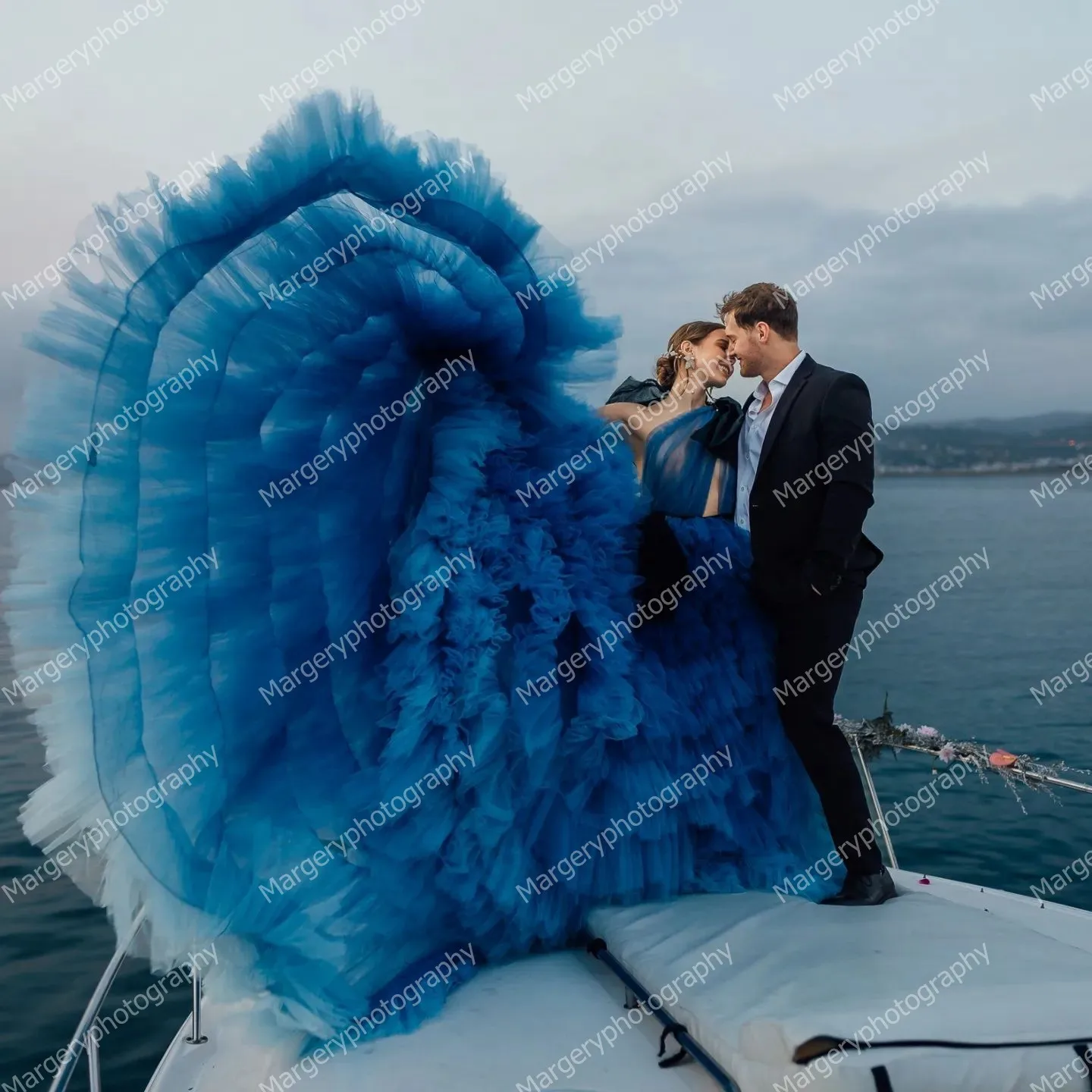 Eine Schulter Rüschen Tüll Ballkleider neueste Mix Farbe Mesh eine Linie Abend Party Kleid Schulter Blumen lange geschwollene Festzug Kleid