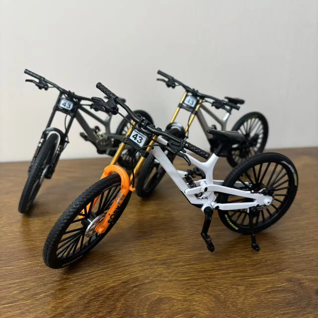 1:8 Model Alloy Bicycle Diecast Metal Mountain Finger Bikes with Shock Absorber Simulation Collection Gifts Toys for Boys